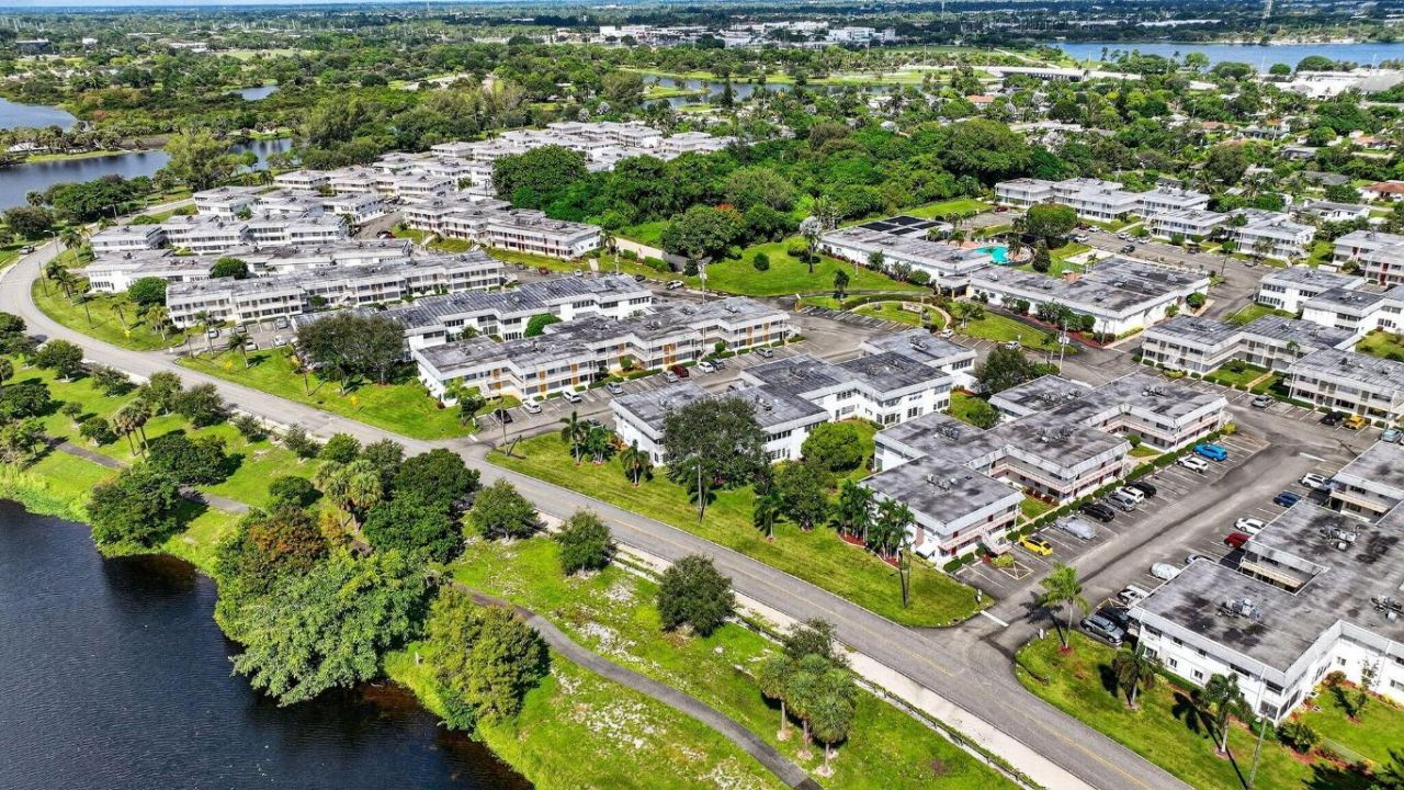 3320 Lake Osborne Drive, Unit 102, Lake Worth Beach, FL 33461 Photo