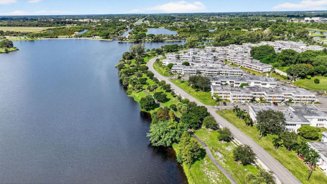 3320 Lake Osborne Drive, Unit 102, Lake Worth Beach, FL 33461 Photo