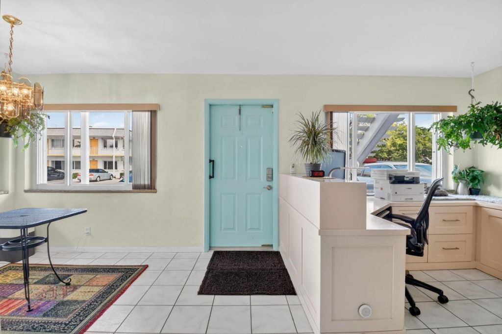 3320 Lake Osborne Drive, Unit 102, Lake Worth Beach, FL 33461 Photo