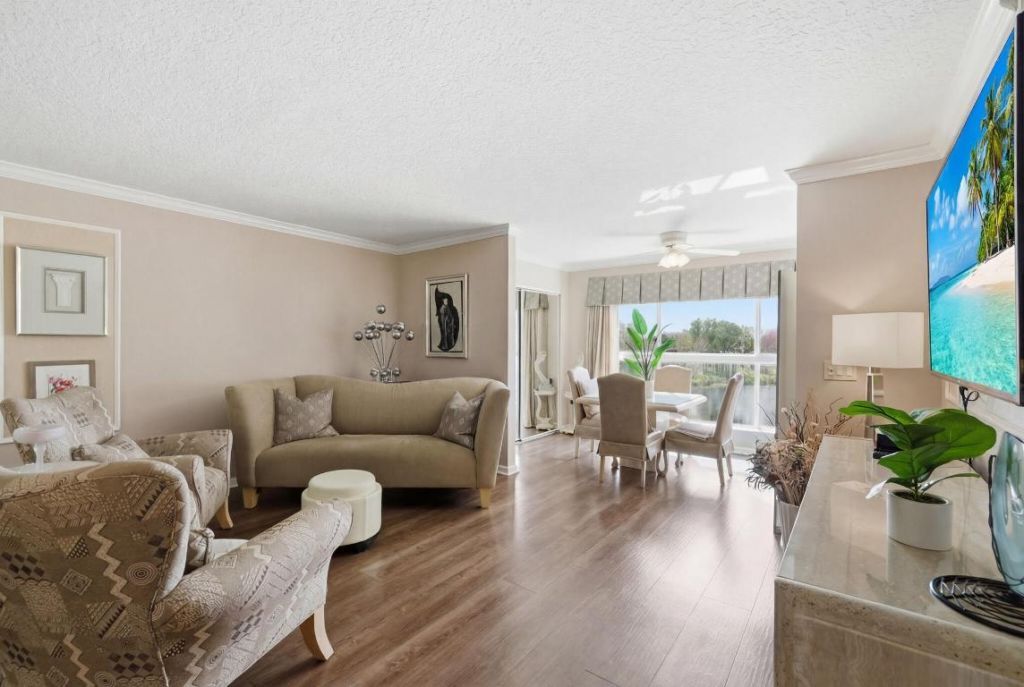 5746 Crystal Shores Drive, Unit 307, Boynton Beach, FL 33437 Photo