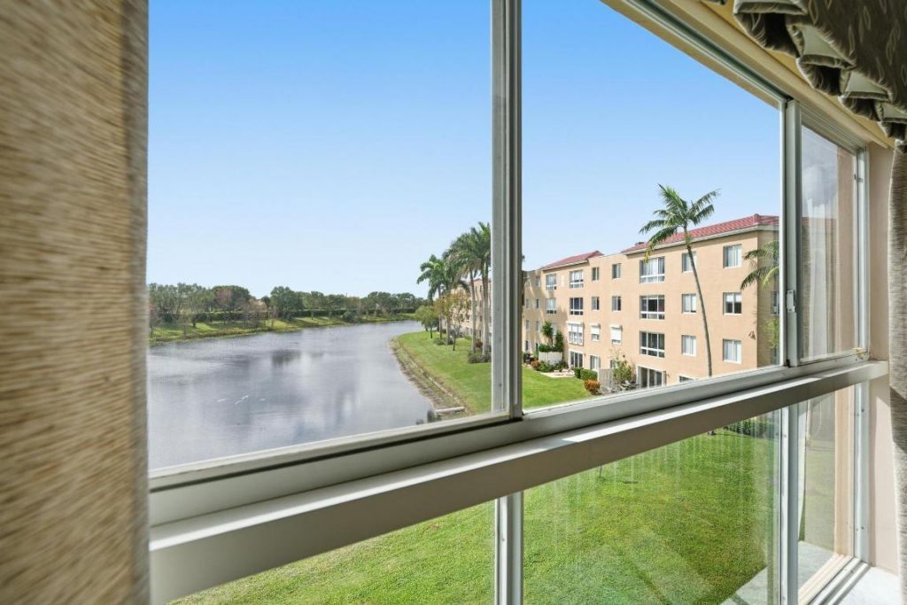 5746 Crystal Shores Drive, Unit 307, Boynton Beach, FL 33437 Photo