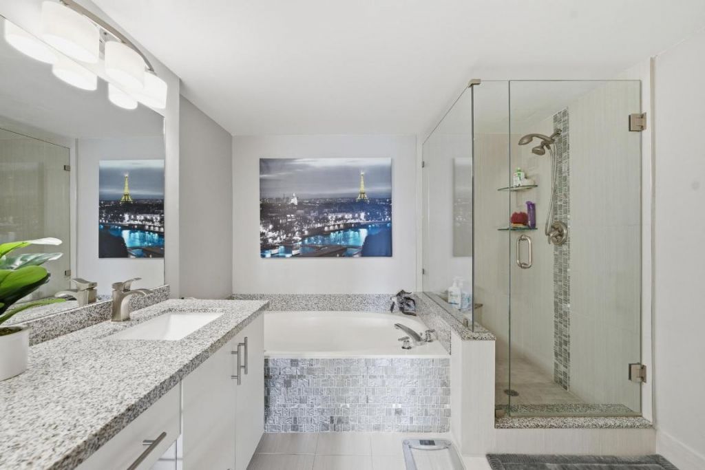 5746 Crystal Shores Drive, Unit 307, Boynton Beach, FL 33437 Photo