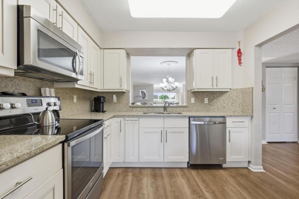 5746 Crystal Shores Drive, Unit 307, Boynton Beach, FL 33437 Photo