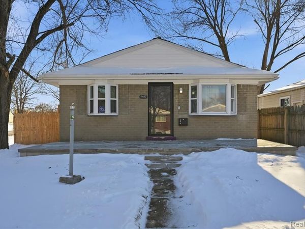 19630 Broadacres Street, Clinton Twp, MI 48035