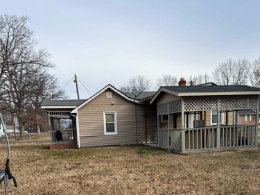 1702 CHERRY AVE, GROTTOES, VA 24441