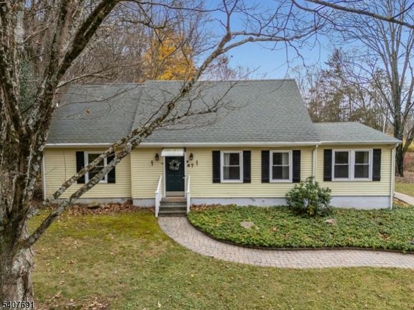 67 Hollow Rd, Lebanon, NJ 08826