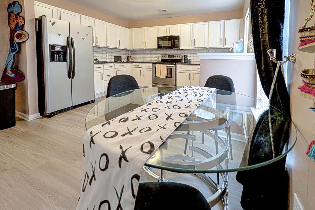 1100 Deerberry Road Photo 8