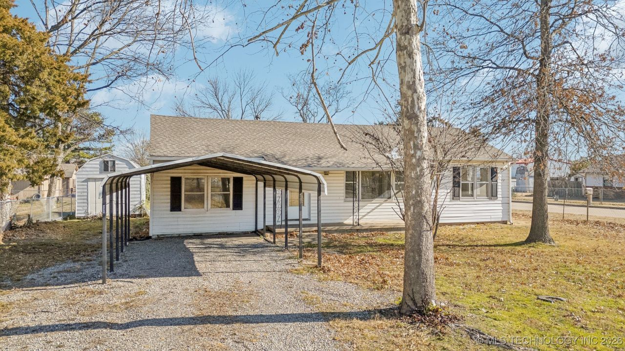 946 S Reavis Road, Claremore, OK 74017 Main Photo