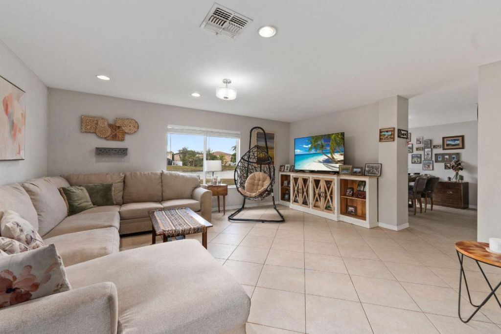 1939 SW Jamesport Drive, Port Saint Lucie, FL 34953 Photo