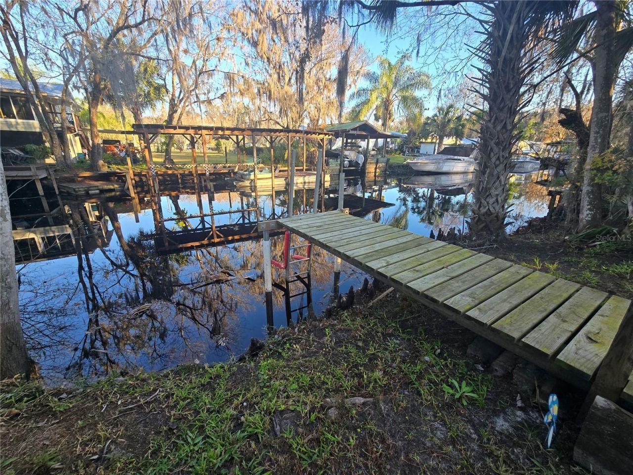 56290 Cherry Tree Road, Astor, FL 32102 Photo