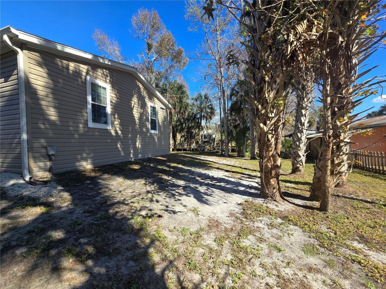 56290 Cherry Tree Road, Astor, FL 32102 Photo