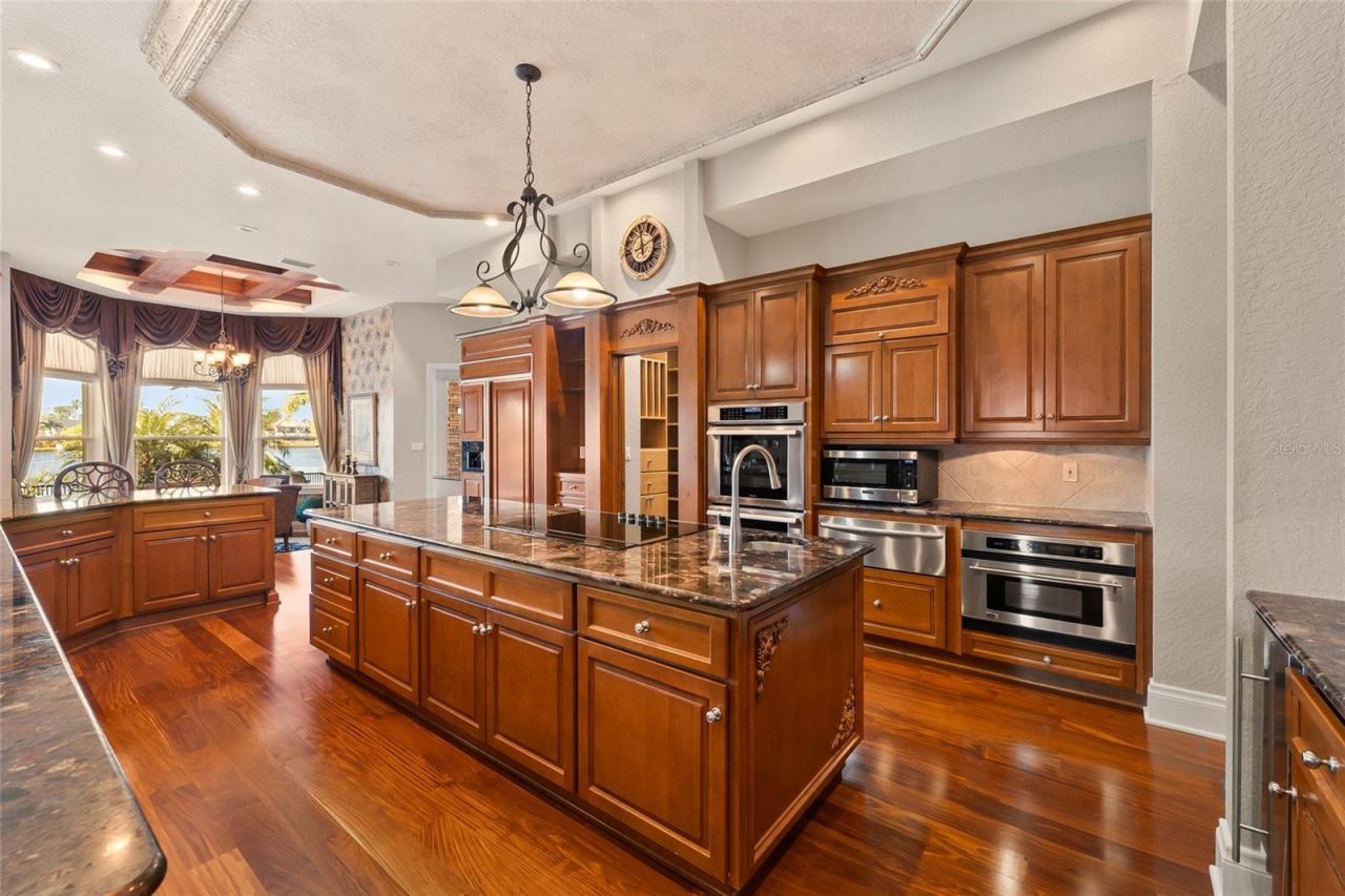 8402 Tallahassee Drive Ne, Saint Petersburg, FL 33702 Photo