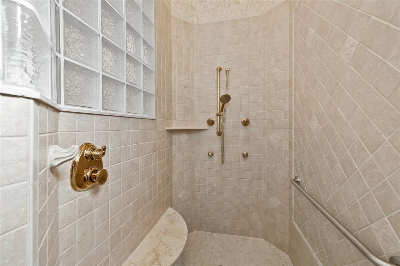 8402 Tallahassee Drive Ne, Saint Petersburg, FL 33702 Photo