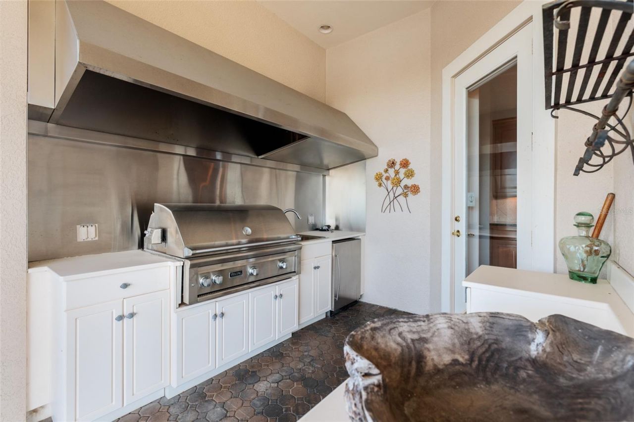 8402 Tallahassee Drive Ne, Saint Petersburg, FL 33702 Photo