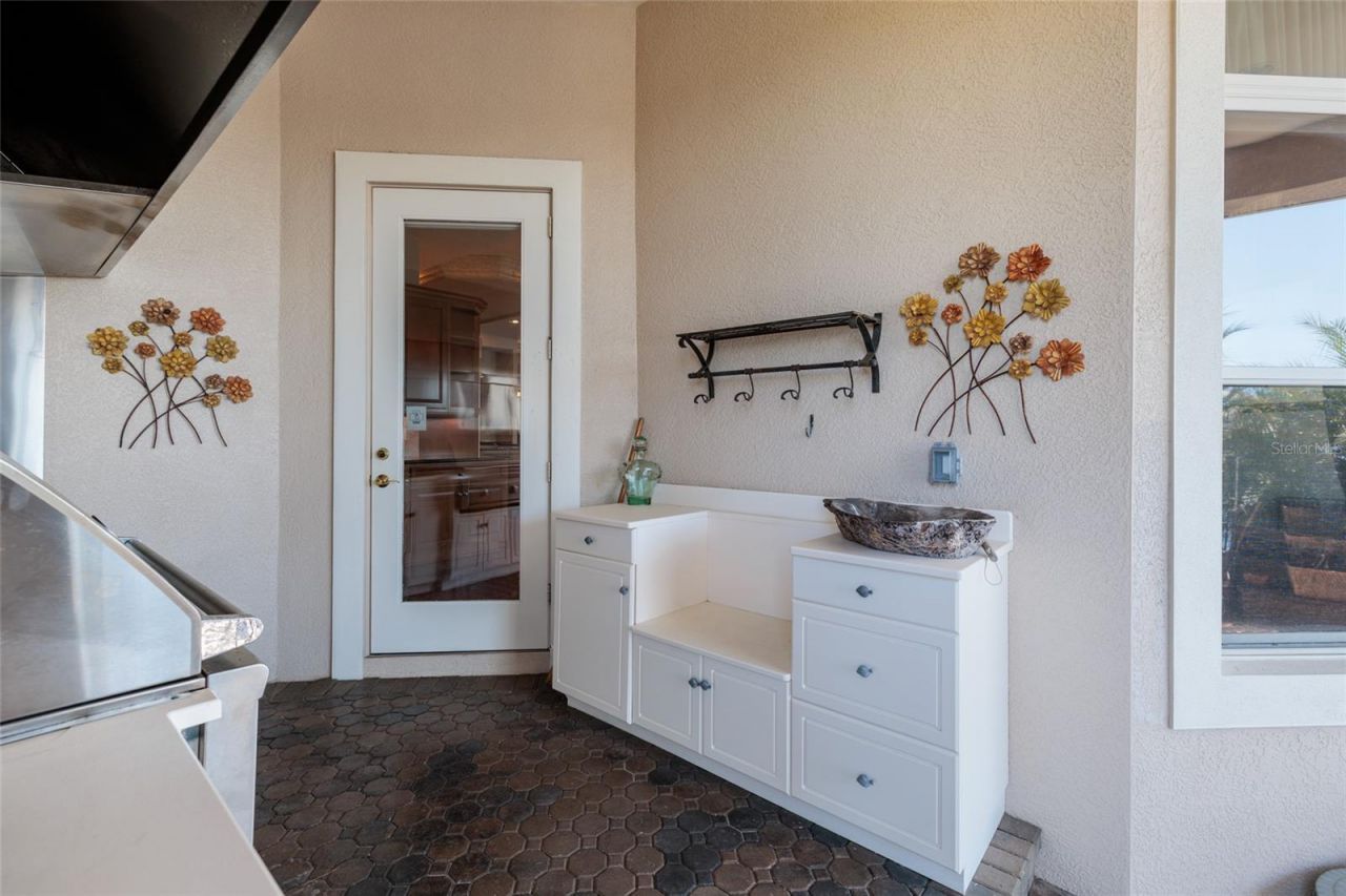 8402 Tallahassee Drive Ne, Saint Petersburg, FL 33702 Photo