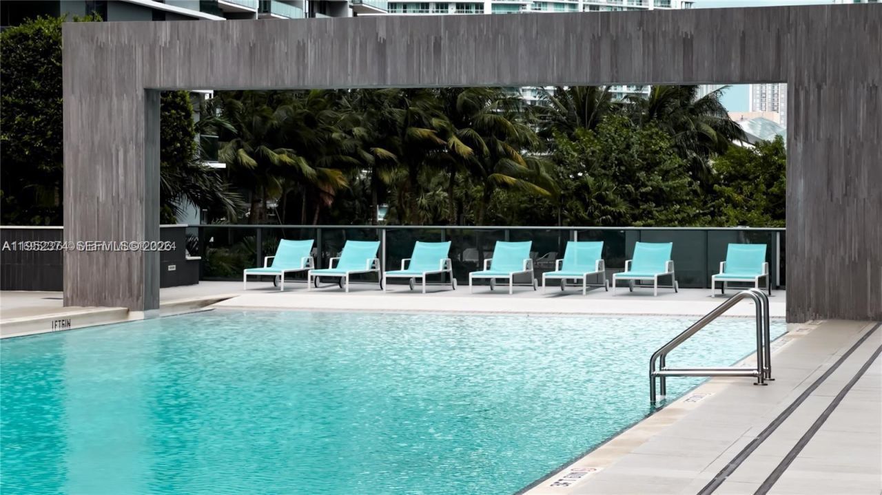 55 SW 9th St, Unit 2305, Miami, FL 33130 Photo