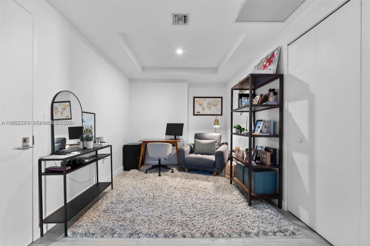 55 SW 9th St, Unit 2305, Miami, FL 33130 Photo