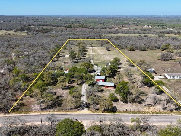 470 Lyon, Seguin, TX 78155