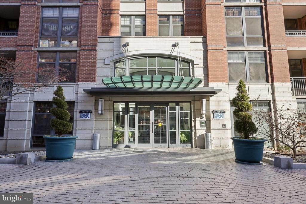 1021 N Garfield Street, Unit 819, Arlington, VA 22201 Main Photo