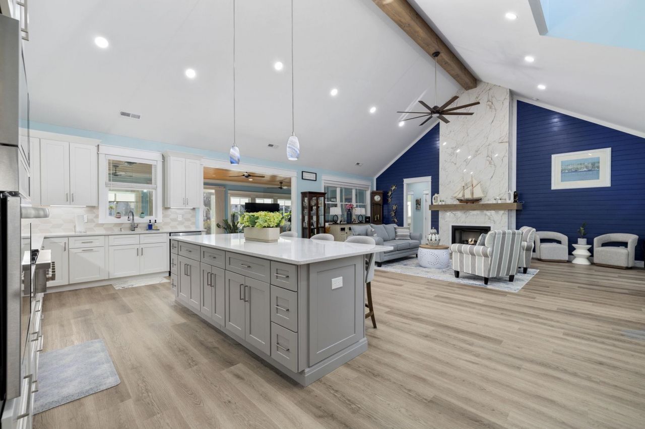 313 Babylon Pine Dr. Photo 12