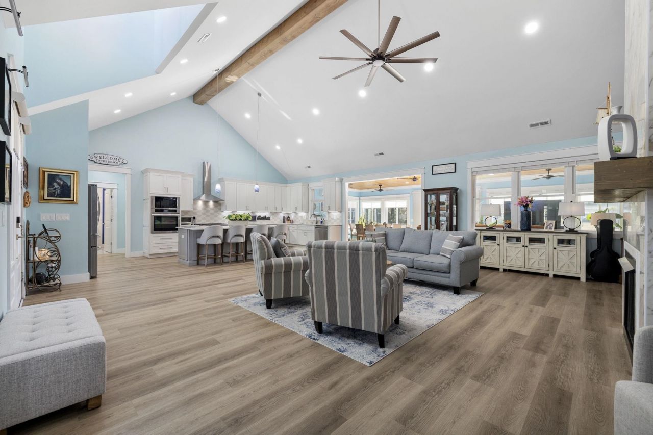 313 Babylon Pine Dr. Photo 5