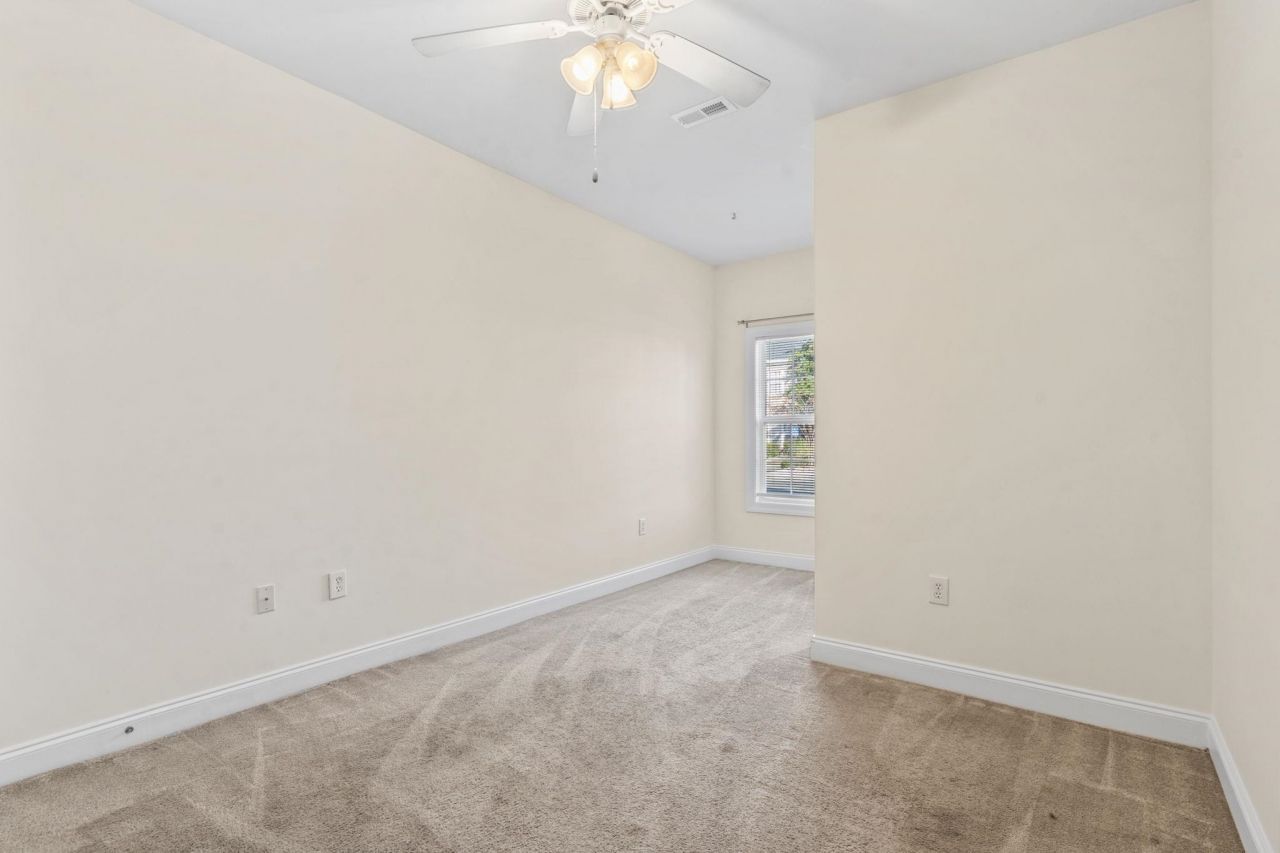 2073 Silvercrest Dr. Photo 14