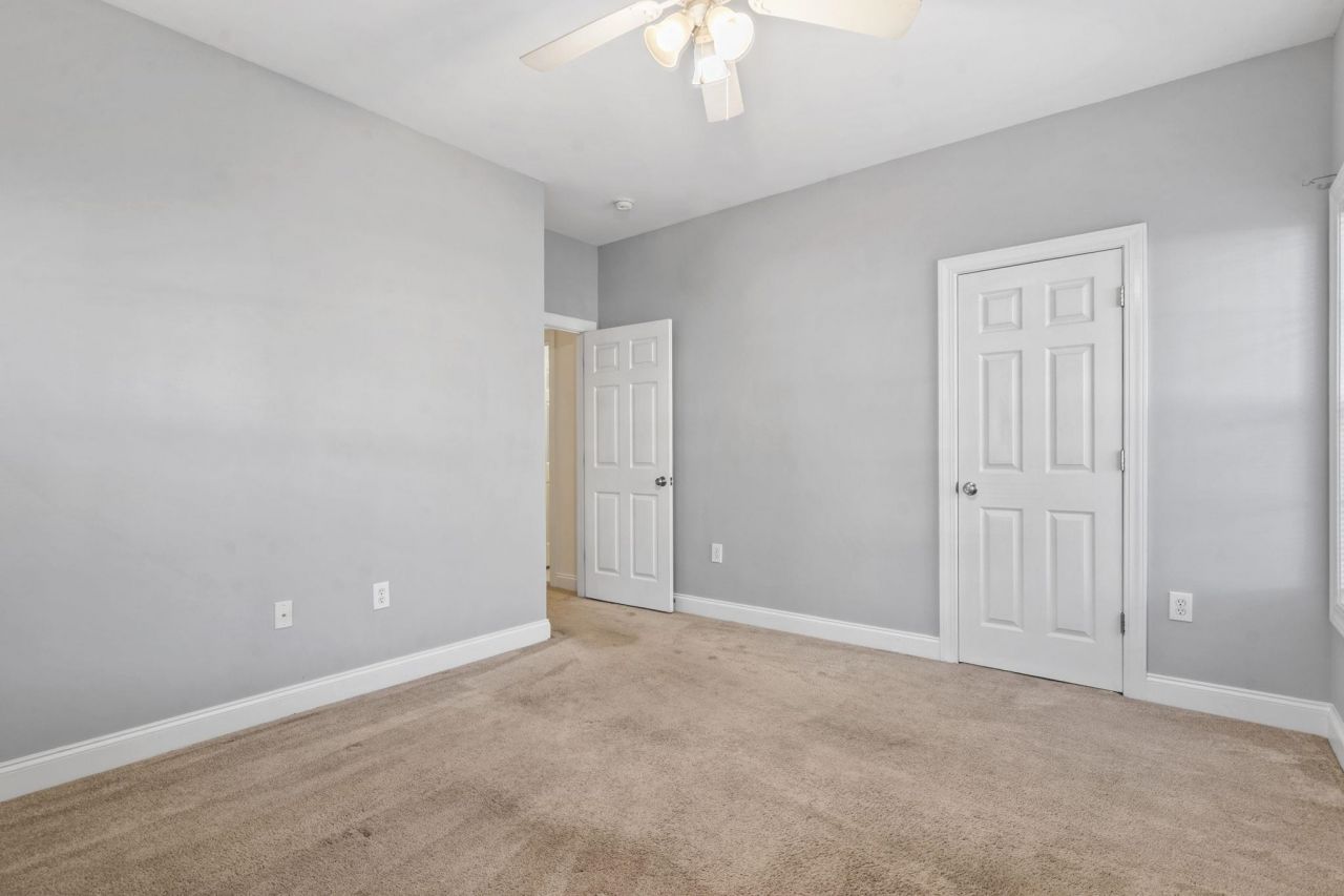 2073 Silvercrest Dr. Photo 18