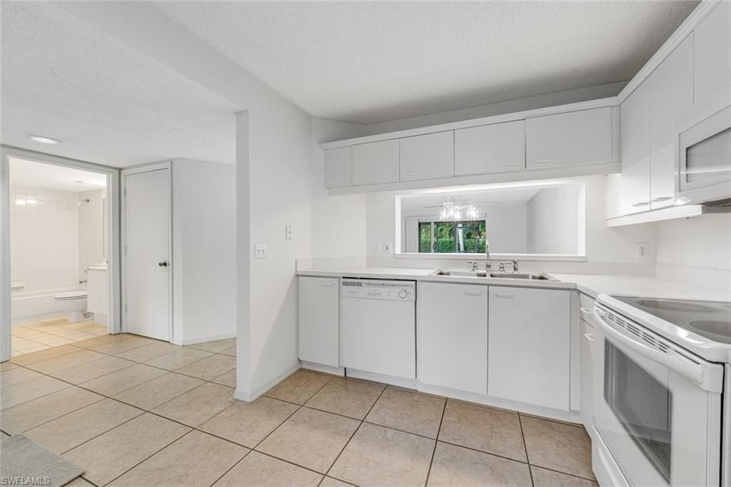 7761 Jewel Ln, Unit 103, Naples, FL 34109 Photo