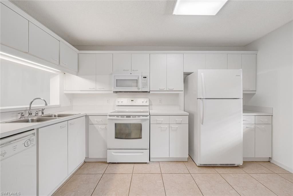 7761 Jewel Ln, Unit 103, Naples, FL 34109 Photo
