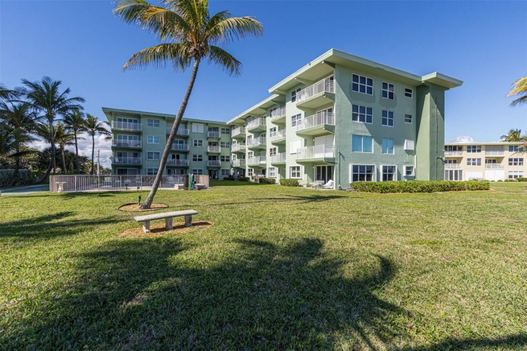 1035 Hillsboro Mile, Unit 33, Hillsboro Beach, FL 33062 Photo