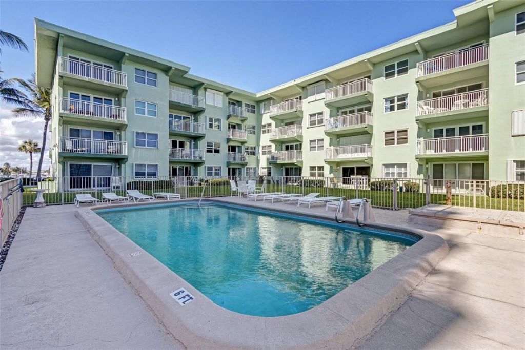 1035 Hillsboro Mile, Unit 33, Hillsboro Beach, FL 33062 Photo