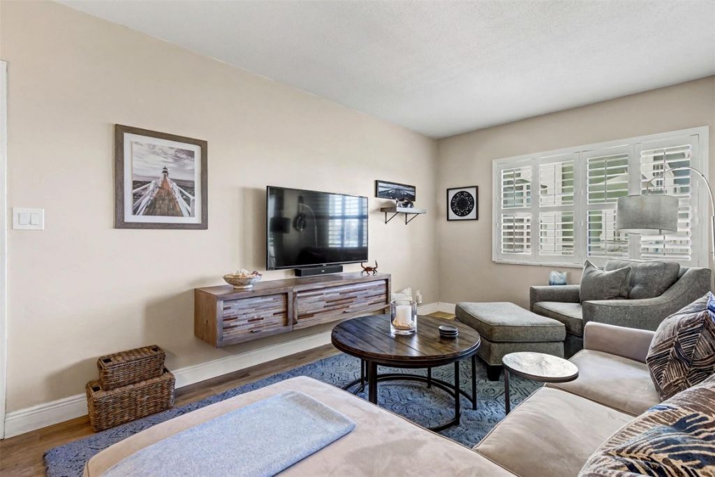 1035 Hillsboro Mile, Unit 33, Hillsboro Beach, FL 33062 Photo