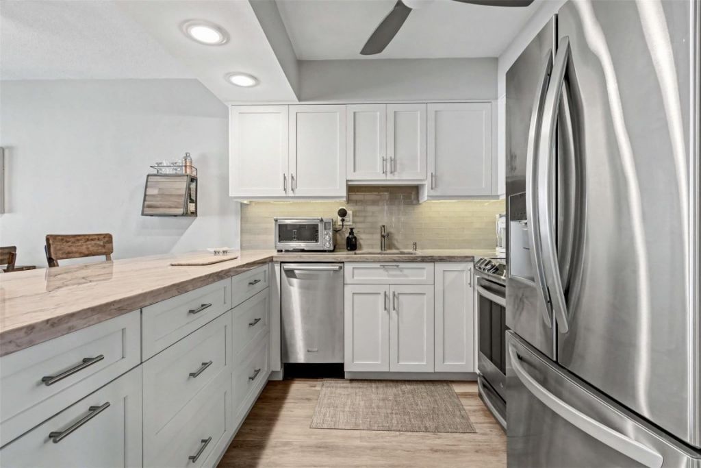 1035 Hillsboro Mile, Unit 33, Hillsboro Beach, FL 33062 Photo