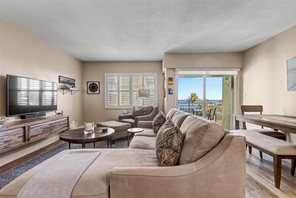 1035 Hillsboro Mile, Unit 33, Hillsboro Beach, FL 33062 Photo