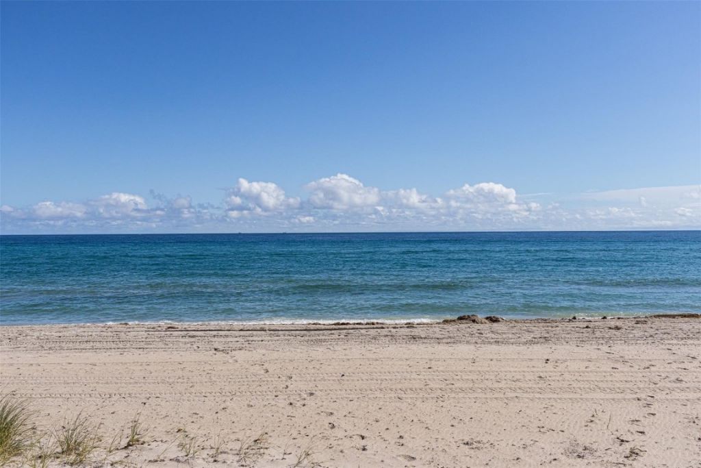 1035 Hillsboro Mile, Unit 33, Hillsboro Beach, FL 33062 Photo