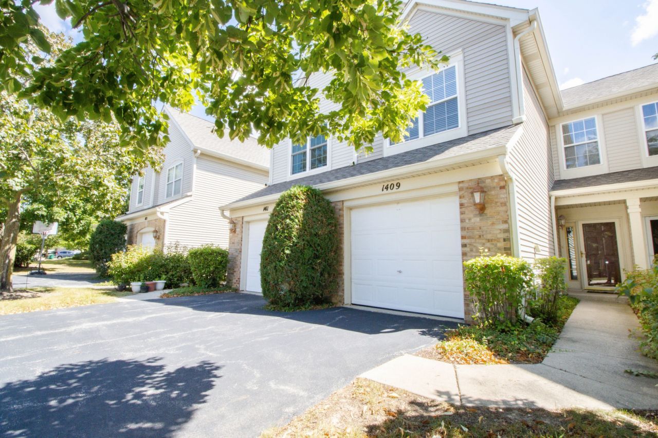 1409 Doolittle Lane, Unit 1409, Grayslake, IL 60030 Main Photo