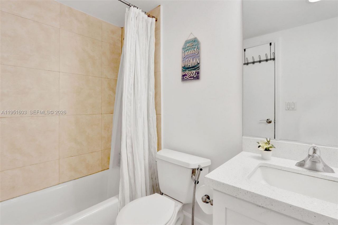 7501 E Treasure Dr, Unit 9EF, North Bay Village, FL 33141 Photo