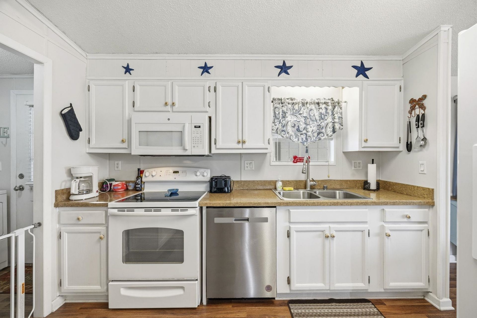 1802 Sunrise Dr. Photo 13