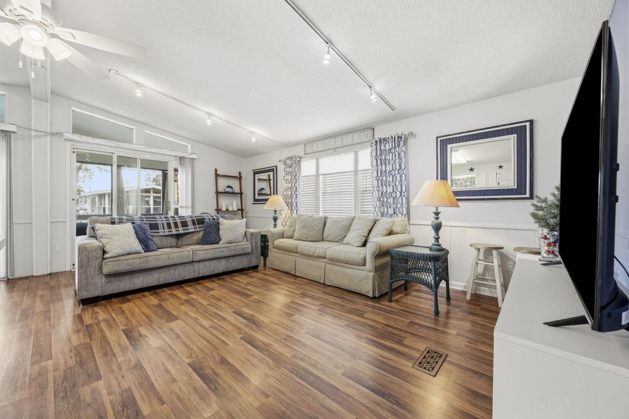 1802 Sunrise Dr. Photo 4