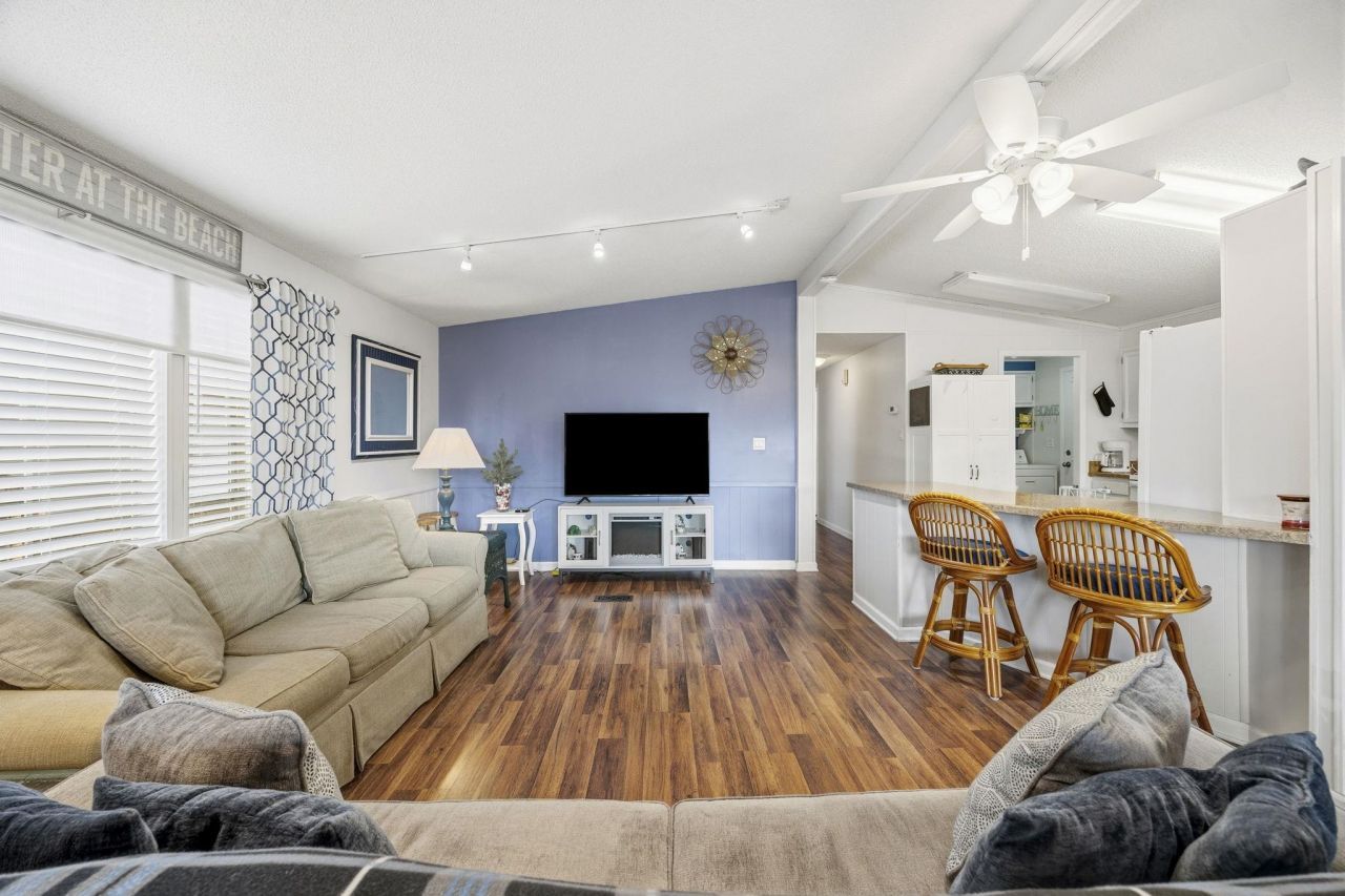 1802 Sunrise Dr. Photo 6