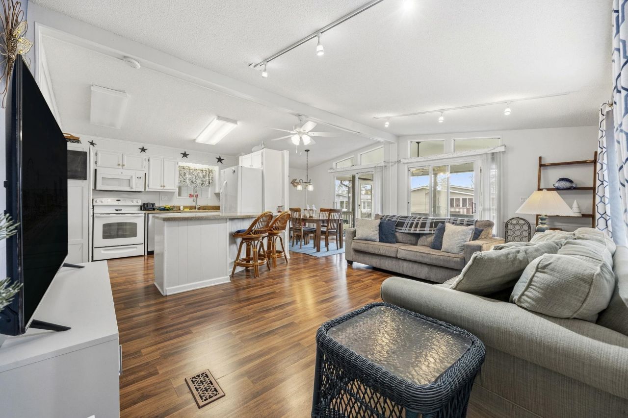 1802 Sunrise Dr. Photo 8