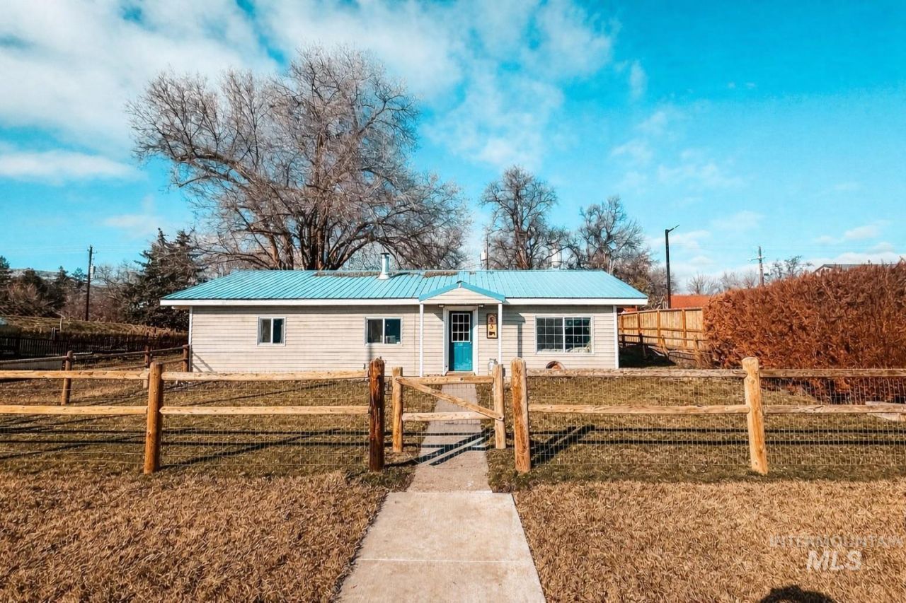 55 S Superior Street, Cambridge, ID 83610 Main Photo