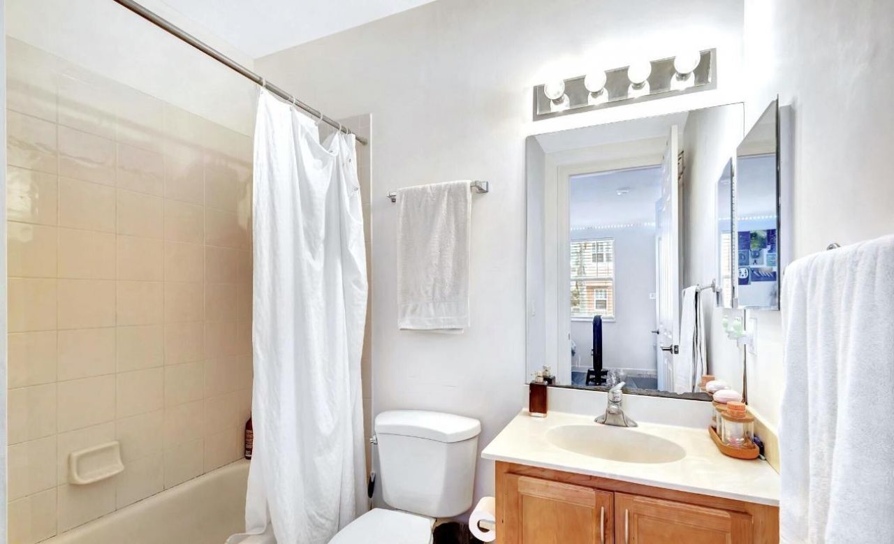 883 Millbrae Court, Unit 1, West Palm Beach, FL 33401 Photo