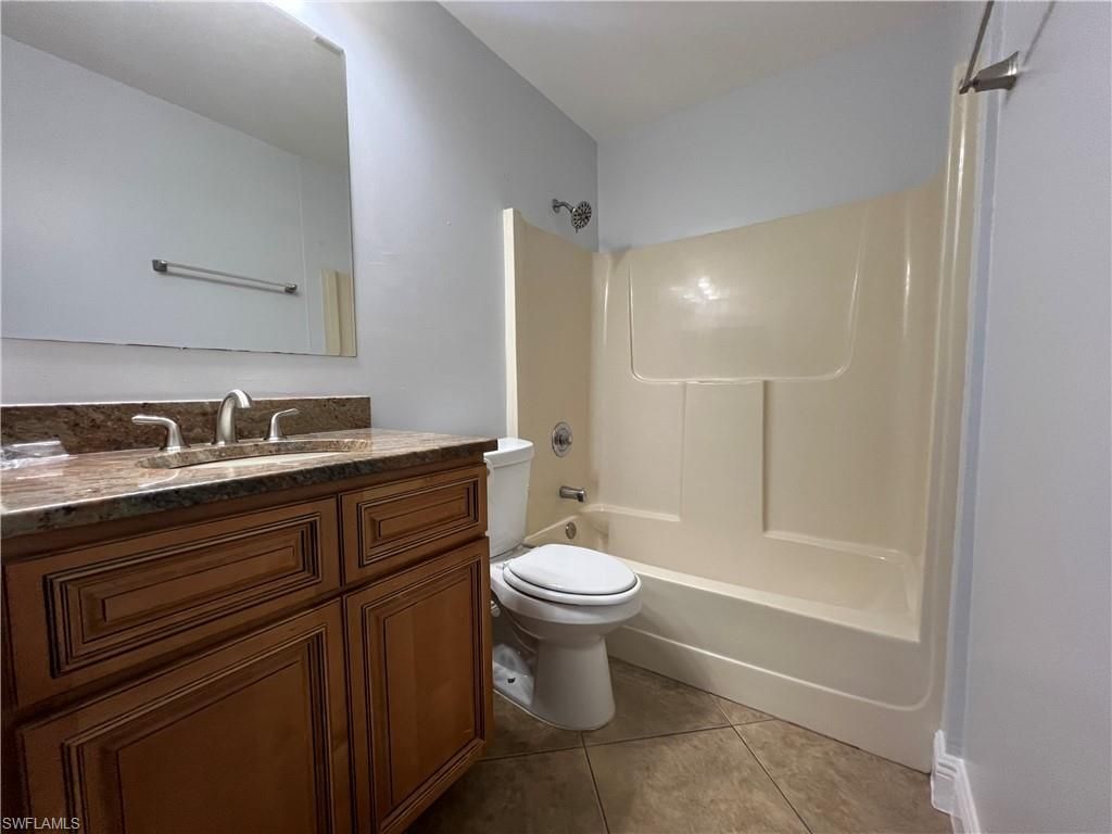5270 Treetops Dr, Unit J201, Naples, FL 34113 Photo