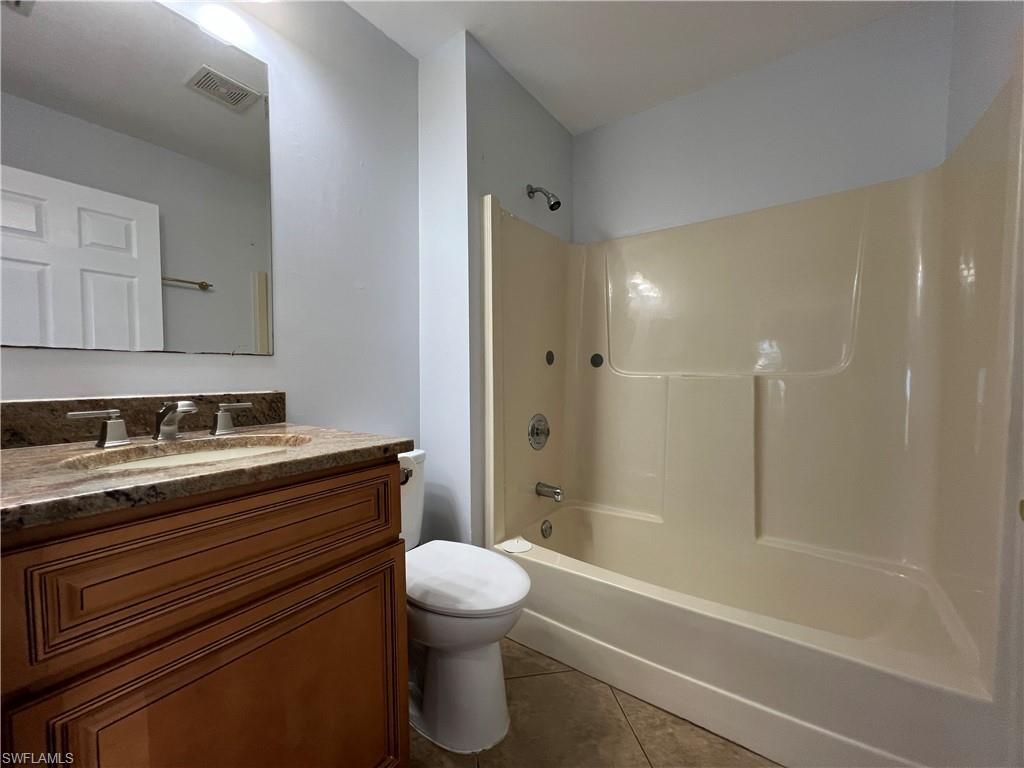 5270 Treetops Dr, Unit J201, Naples, FL 34113 Photo