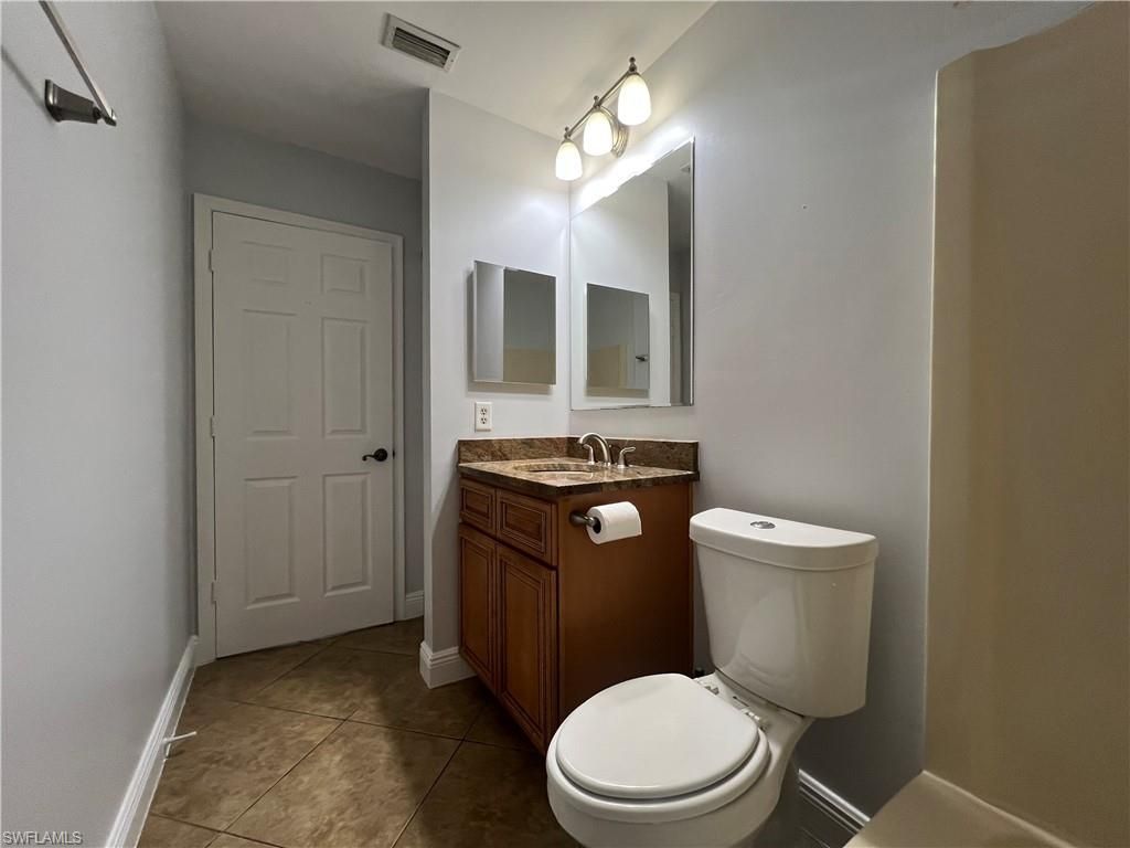5270 Treetops Dr, Unit J201, Naples, FL 34113 Photo