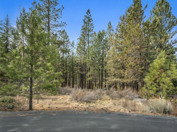 19374 Rim Lake Court, Bend, OR 97702