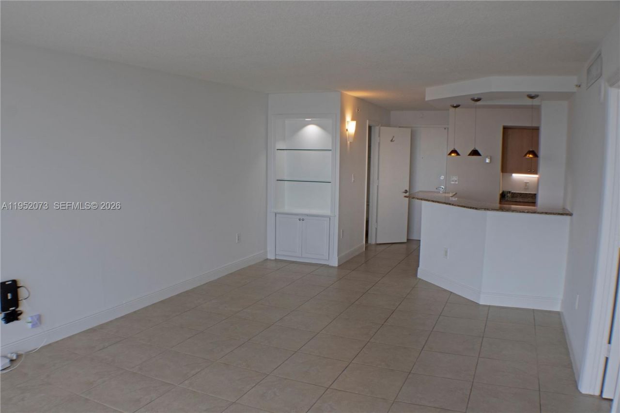 6917 Collins Ave, Unit 1224, Miami Beach, FL 33141 Photo