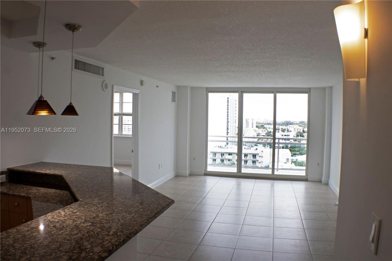 6917 Collins Ave, Unit 1224, Miami Beach, FL 33141 Photo