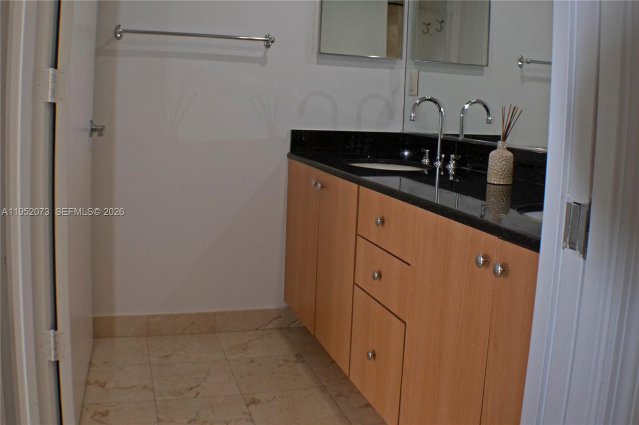 6917 Collins Ave, Unit 1224, Miami Beach, FL 33141 Photo